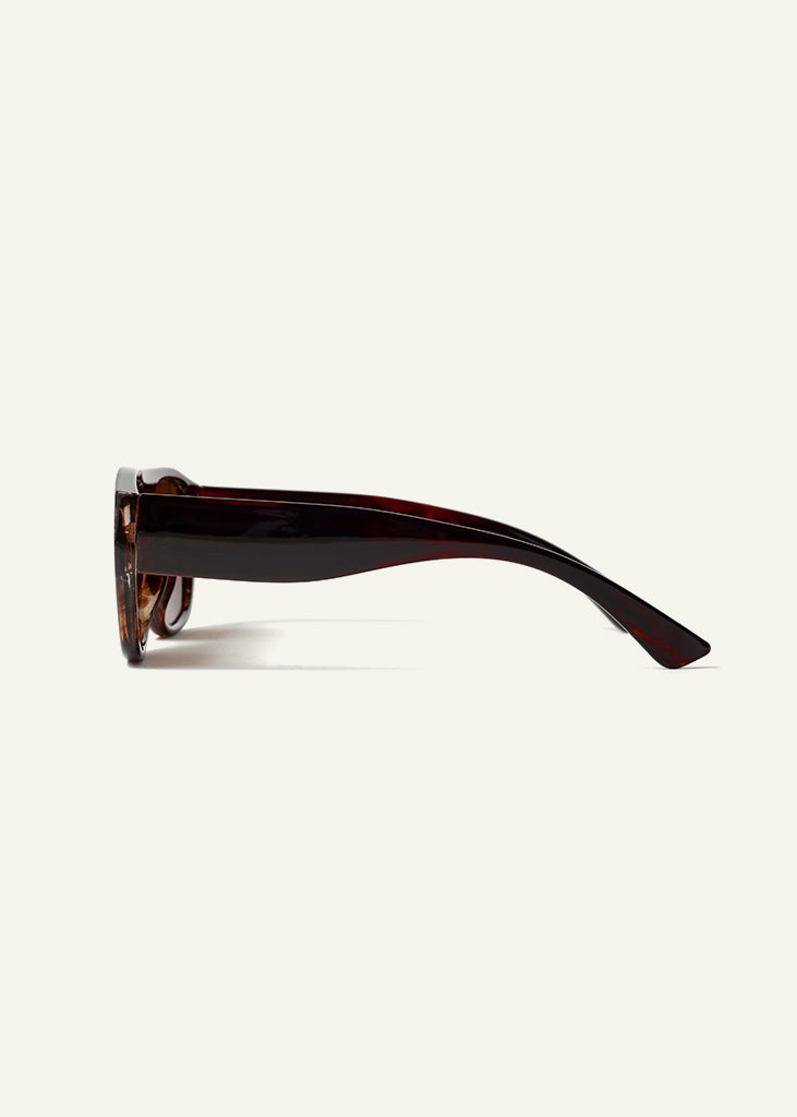 sybaria; sybaria sunglasses; BESANA (COFFEE) sunglasses; Oversized; Oversized luxury; premium unisex eyewear; ultralight polycarbonate eyewear; Coffee UV400 lenses; high fashion eyewear; chromotherapy eyewear;