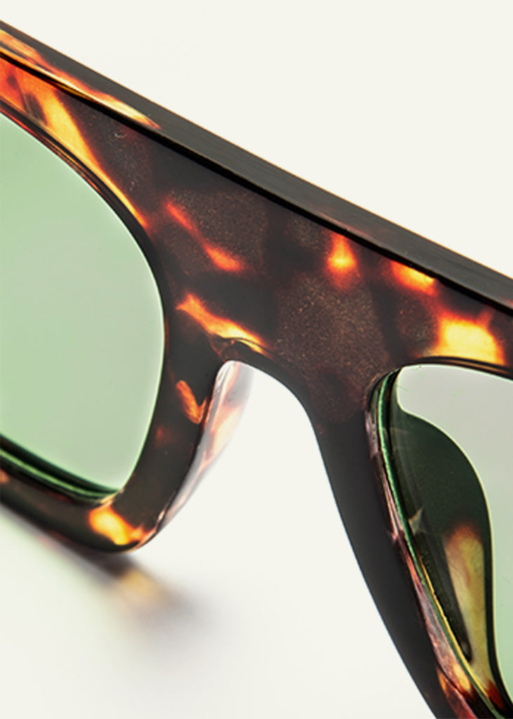 sybaria; sybaria sunglasses; CROCETTA sunglasses (HAVANA & GREEN); Squared; Squared luxury; premium unisex eyewear; ultralight polycarbonate eyewear; Green UV400 lenses; high fashion eyewear; chromotherapy eyewear;