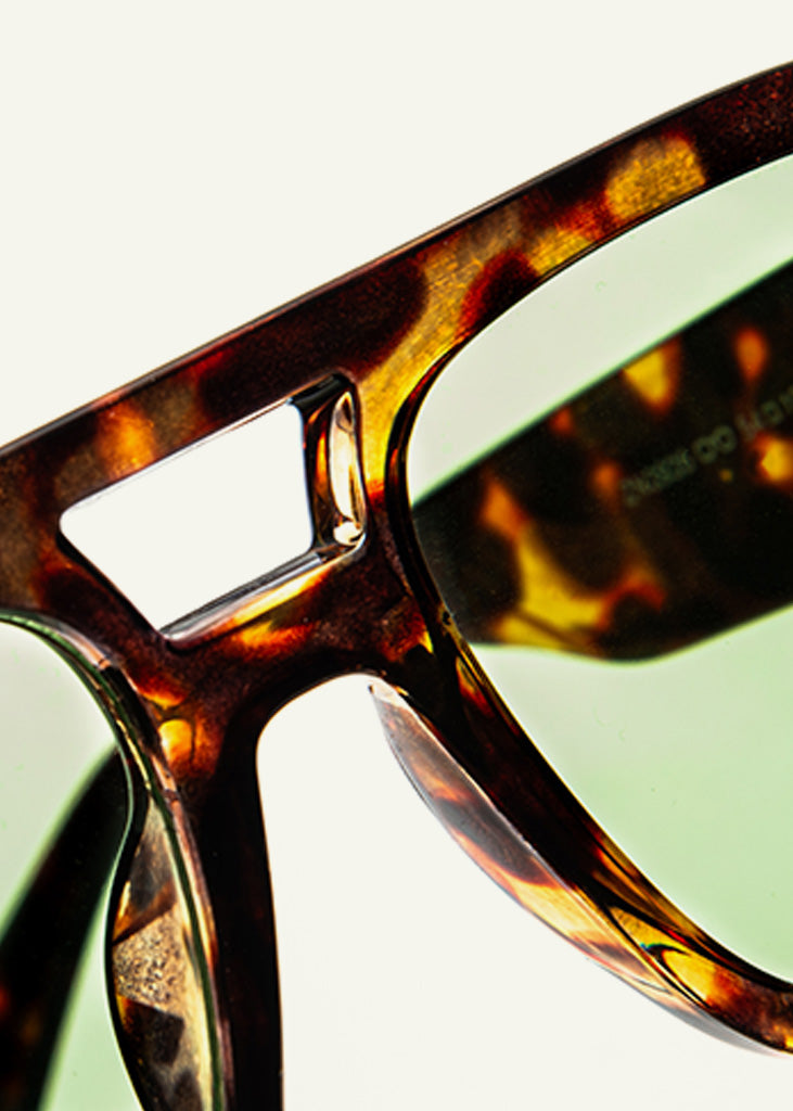 sybaria; sybaria sunglasses; MONTENAPOLEONE sunglasses (HAVANA & MINT); Aviator; luxury Aviator; premium unisex eyewear; ultra-lightweight polycarbonate eyewear; Mint UV400 lenses; high fashion eyewear; chromotherapy eyewear;