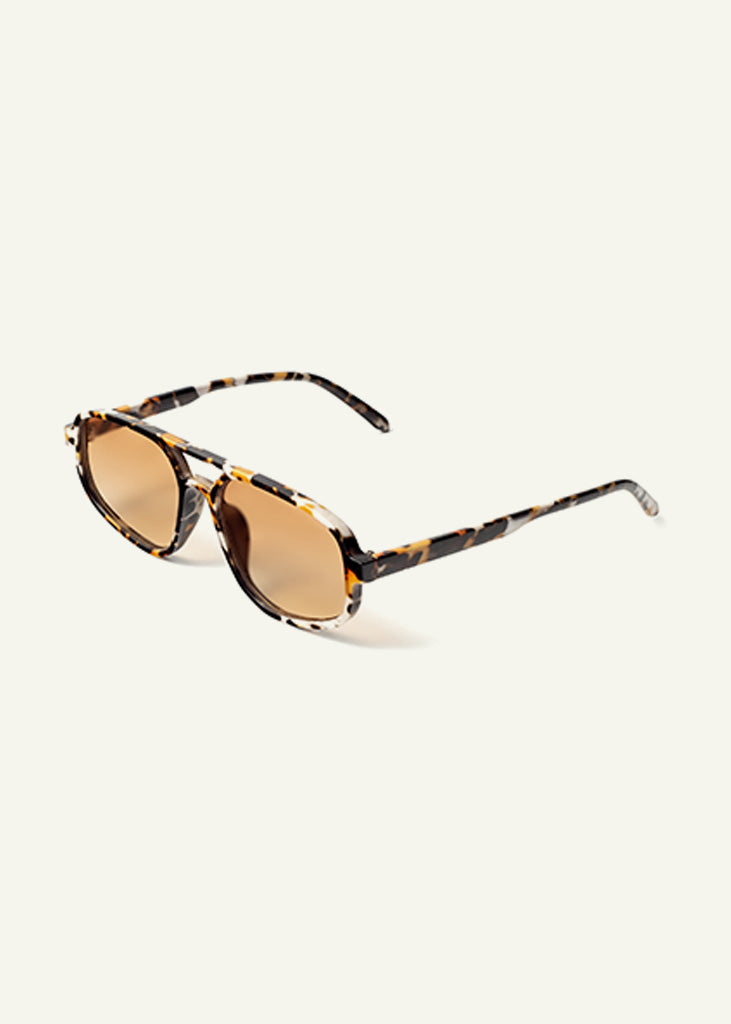 sybaria; sybaria sunglasses; MOSCOVA sunglasses (PYTHON & AMBER); Aviator; luxury Aviator; premium unisex eyewear; ultralight polycarbonate eyewear; Amber Gradient UV400 lenses; high fashion eyewear; chromotherapy eyewear;