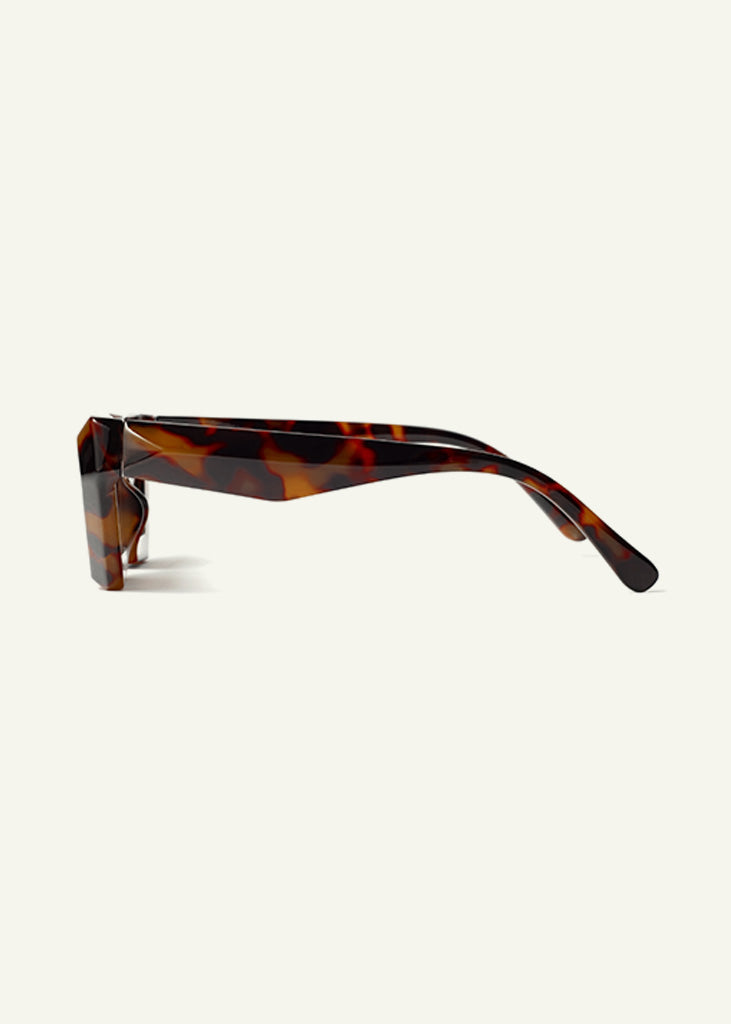 sybaria; sybaria sunglasses; POSITANO sunglasses (HAVANA & MOCHA); Geometric & Cat Eye; Geometric & Cat Eye luxury; premium unisex eyewear; ultralight polycarbonate eyewear; Mocha Gradient UV400 lenses; high fashion eyewear; chromotherapy eyewear;