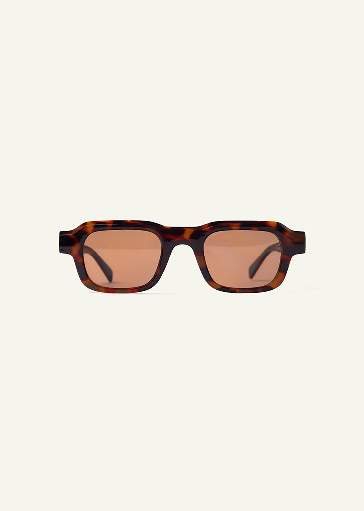 sybaria; sybaria sunglasses; VERSILIA sunglasses (HAVANA & MOCHA); Wayfarer; luxury Wayfarer; premium unisex eyewear; ultra-lightweight polycarbonate eyewear; mocha UV400 lenses; high fashion eyewear; chromotherapy eyewear;