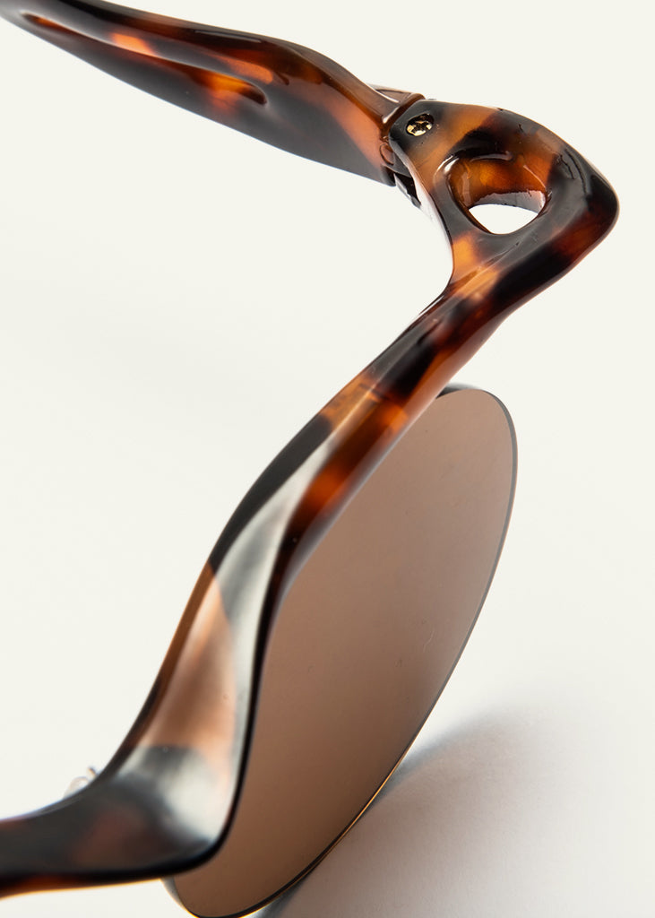 sybaria; sybaria sunglasses; CONCILIAZIONE ROUND sunglasses (HAVANA & MOCHA); Rounded; Rounded luxury; premium unisex eyewear; ultralight polycarbonate eyewear; Toffee UV400 lenses; high fashion eyewear; chromotherapy eyewear;