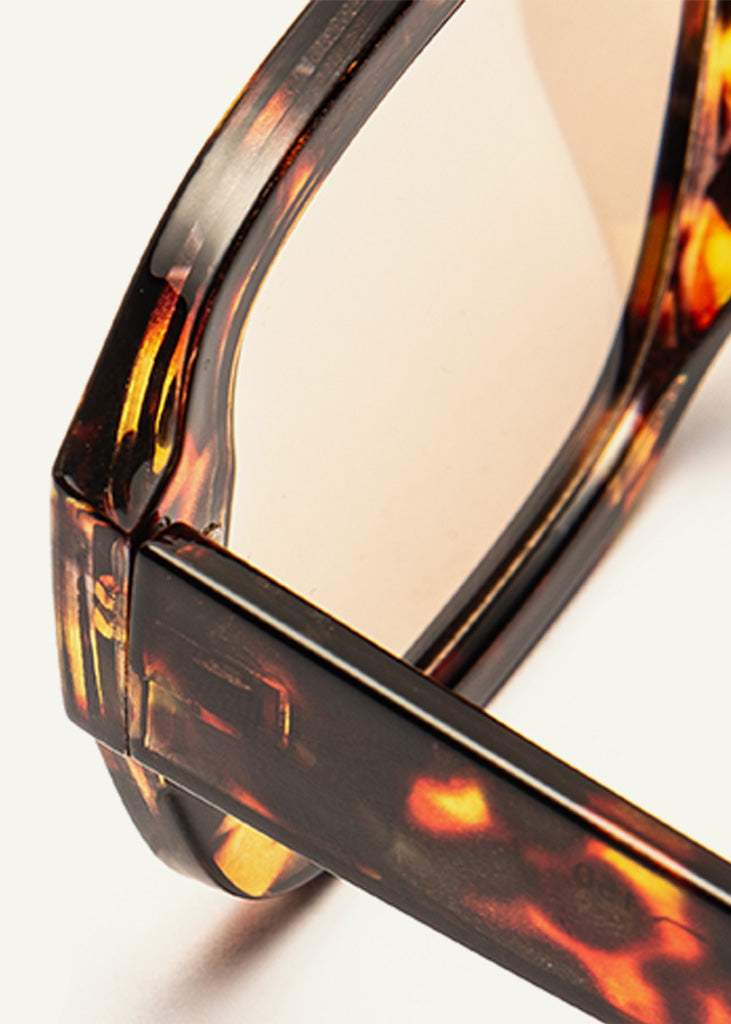 sybaria; sybaria sunglasses; CROCETTA sunglasses (HAVANA & AMBER); Squared; Squared luxury; premium unisex eyewear; ultralight polycarbonate eyewear; Amber UV400 lenses; high fashion eyewear; chromotherapy eyewear;