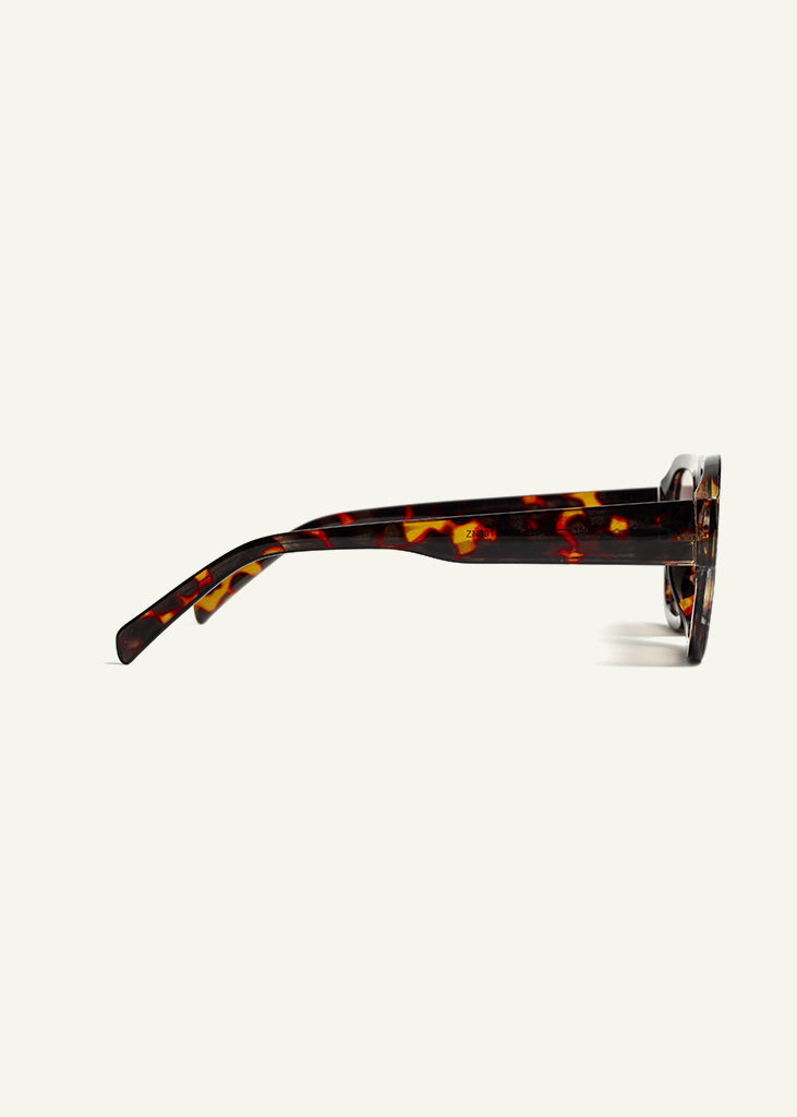 sybaria; sybaria sunglasses; CROCETTA sunglasses (HAVANA & AMBER); Squared; Squared luxury; premium unisex eyewear; ultralight polycarbonate eyewear; Amber UV400 lenses; high fashion eyewear; chromotherapy eyewear;