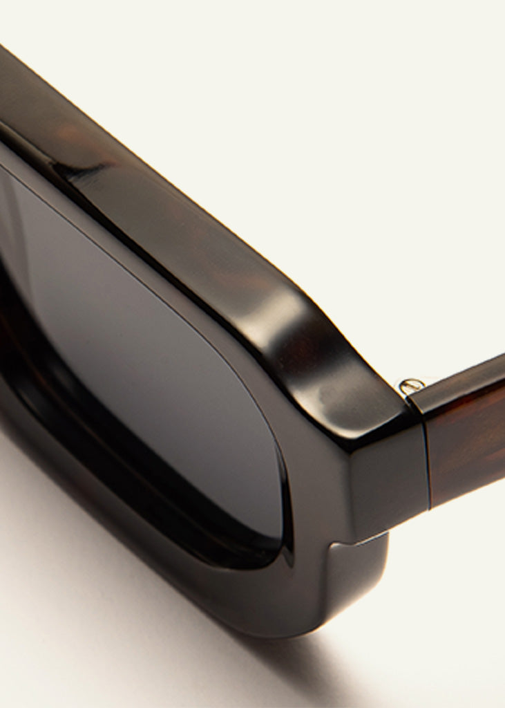 sybaria; sybaria sunglasses; MANZONI sunglasses (HAVANA & BLACK); Squared; Squared luxury; premium unisex eyewear; ultralight polycarbonate eyewear; Black UV400 lenses; high fashion eyewear; chromotherapy eyewear;