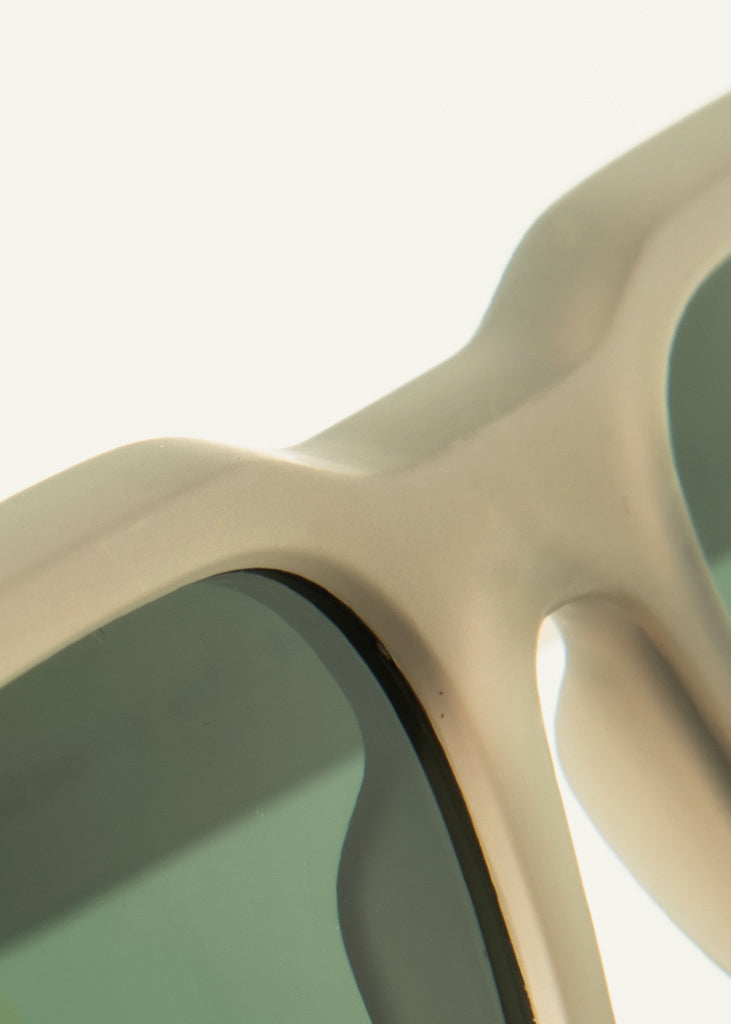 sybaria; sybaria sunglasses; VERSILIA sunglasses (MATTE GRAY & OLIVE); Wayfarer; luxury Wayfarer; premium unisex eyewear; ultra-lightweight polycarbonate eyewear; Olive UV400 lenses; high fashion eyewear; chromotherapy eyewear;